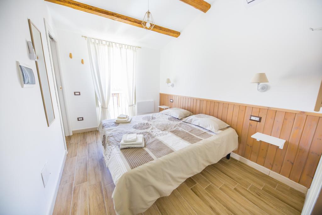 Dafni E Naide Bed and Breakfast Cefalù Exteriör bild